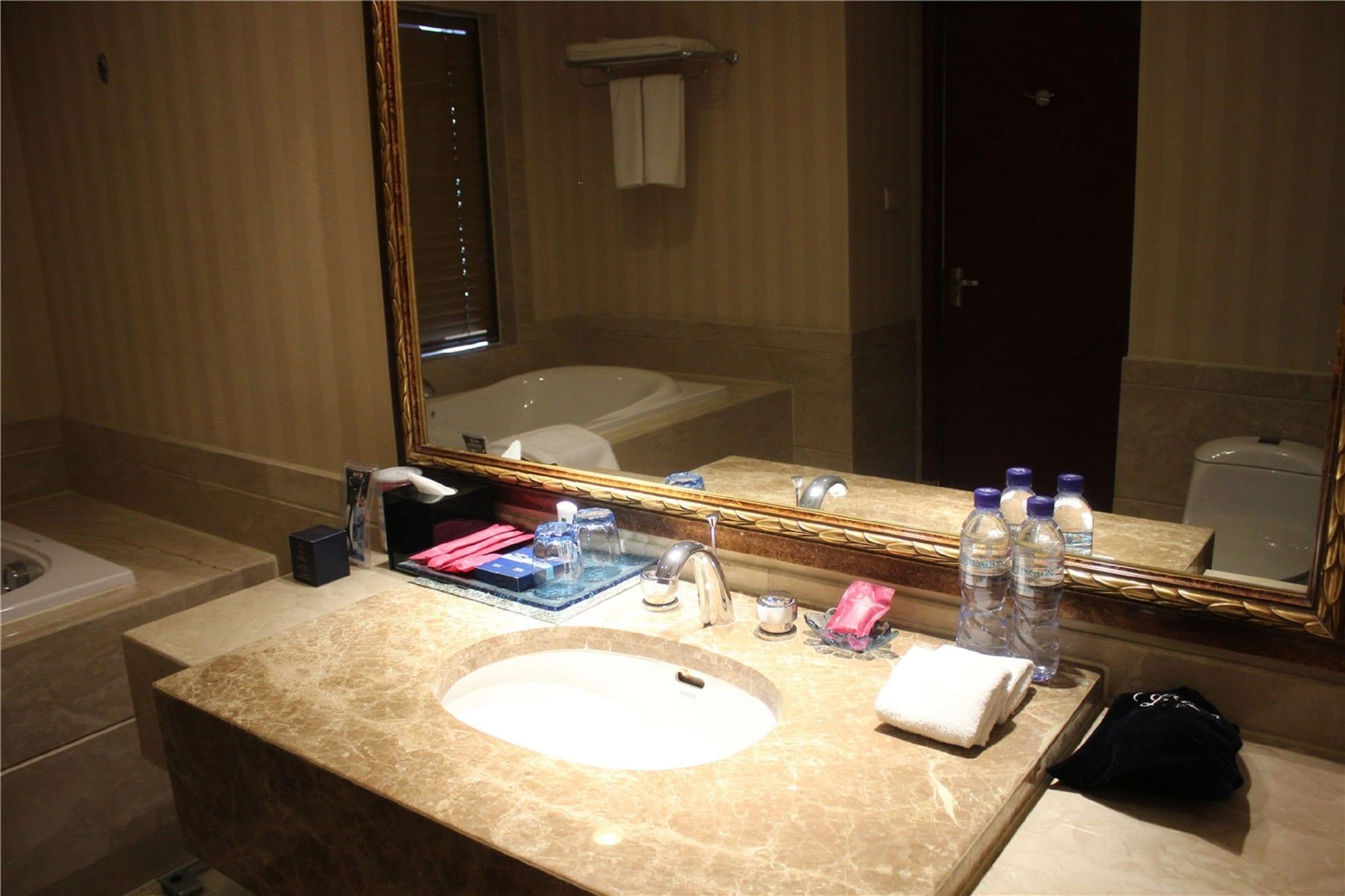 Shenyang Rich Gate Hotel Luaran gambar