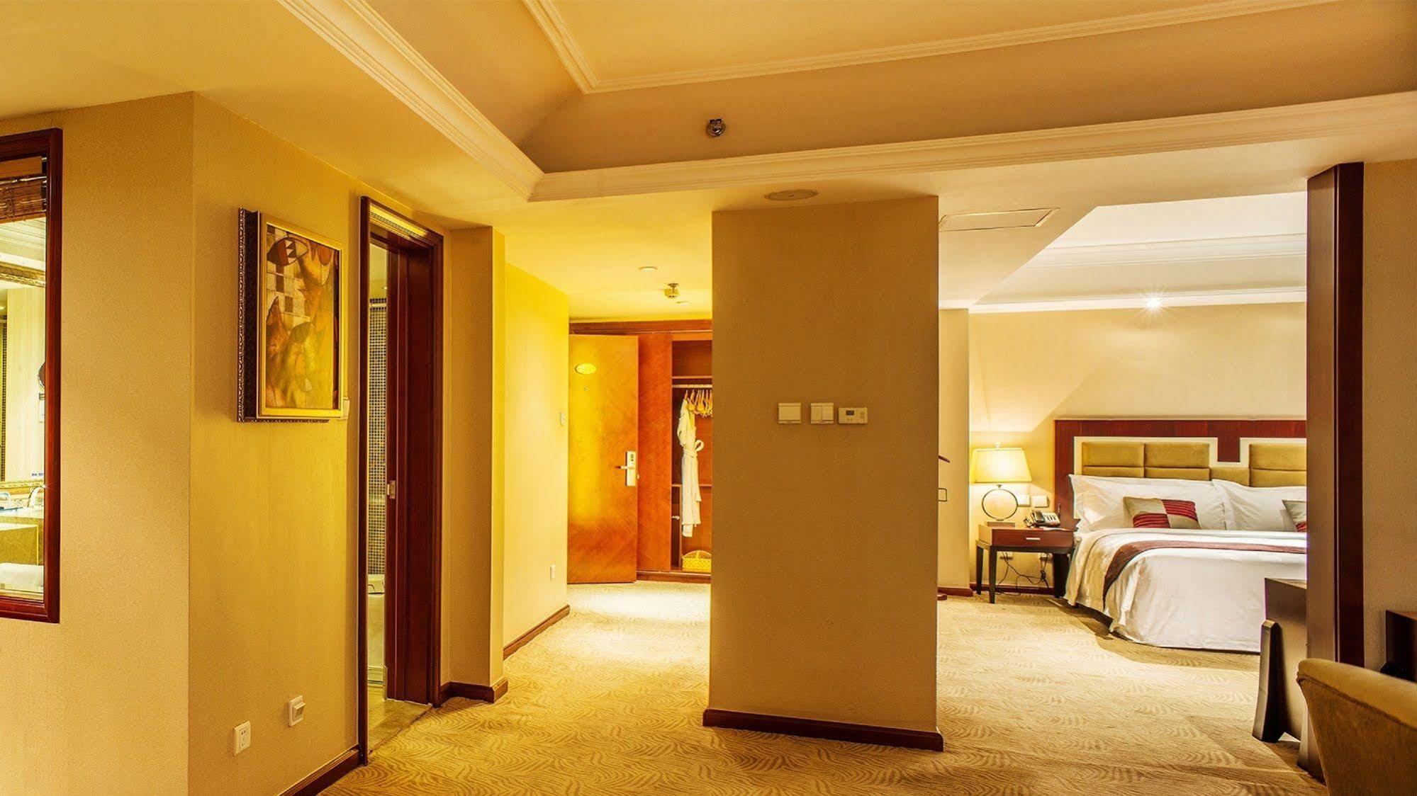 Shenyang Rich Gate Hotel Luaran gambar